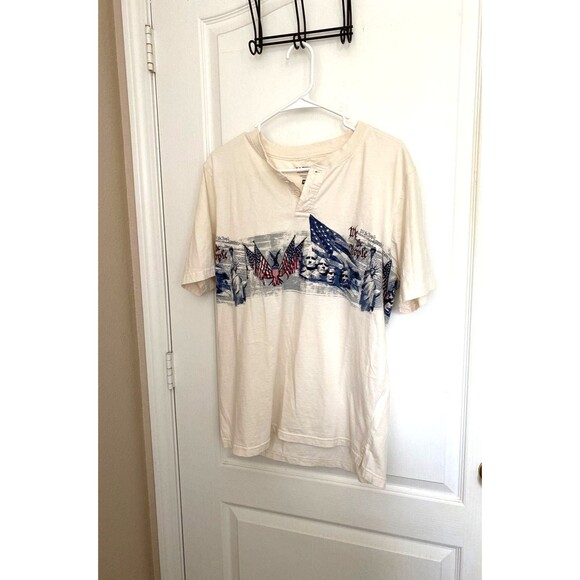 American Landmarks Men's Size (Medium) Pull-Over Shirt - Picture 4 of 12